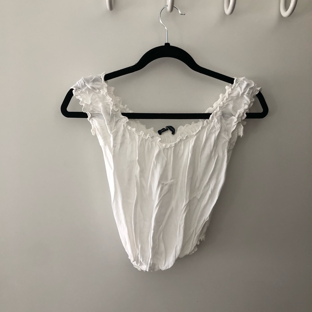 Brandy Melville puff sleeve crop top